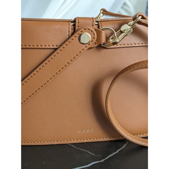 Italian Leather Tan Picnic Bag | Ora Era OS - Picture 8 of 9